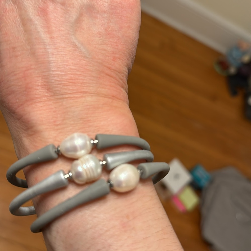 Gray and Silver Silicone & Freshwater Pearl Bracelet Set